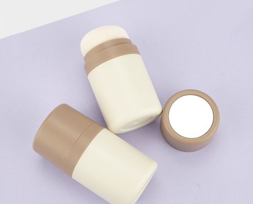 Loose powder container, loose powder case, loose powder case with puff