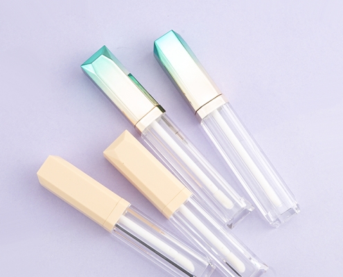 Lipgloss tube packaging