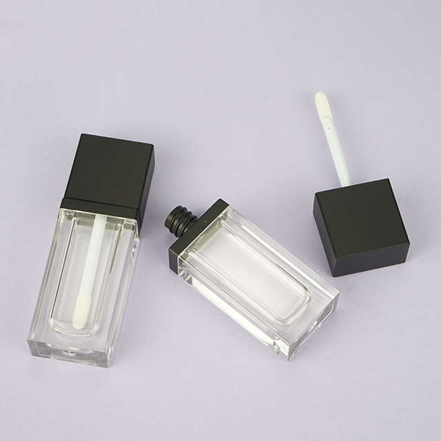 Flat square liquid lipstick container