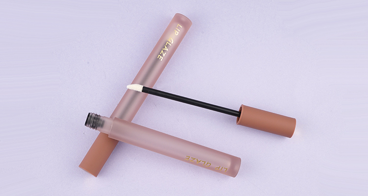 Slim round lipgloss tube