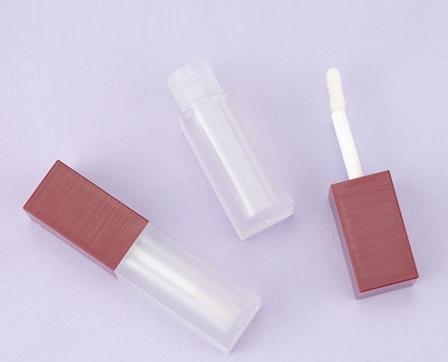 Striped cap lipgloss tube