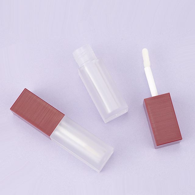 Striped cap lipgloss tube