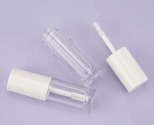 Round lipgloss tube with white cap