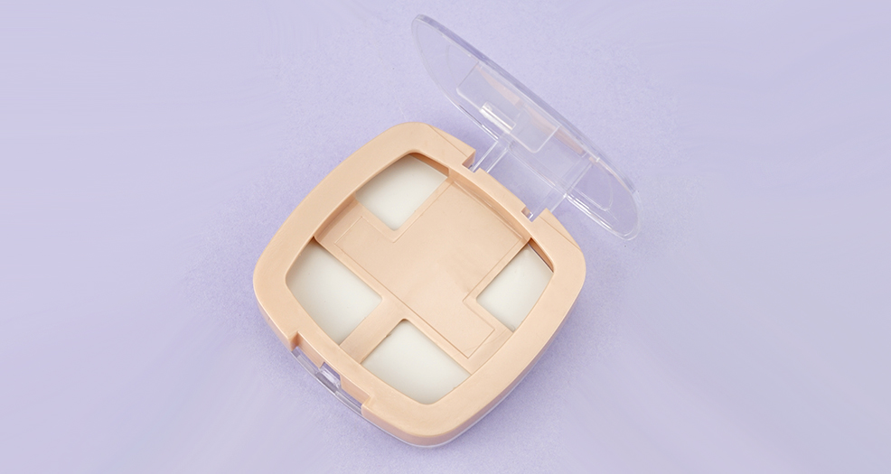 Square face powder case with mirror