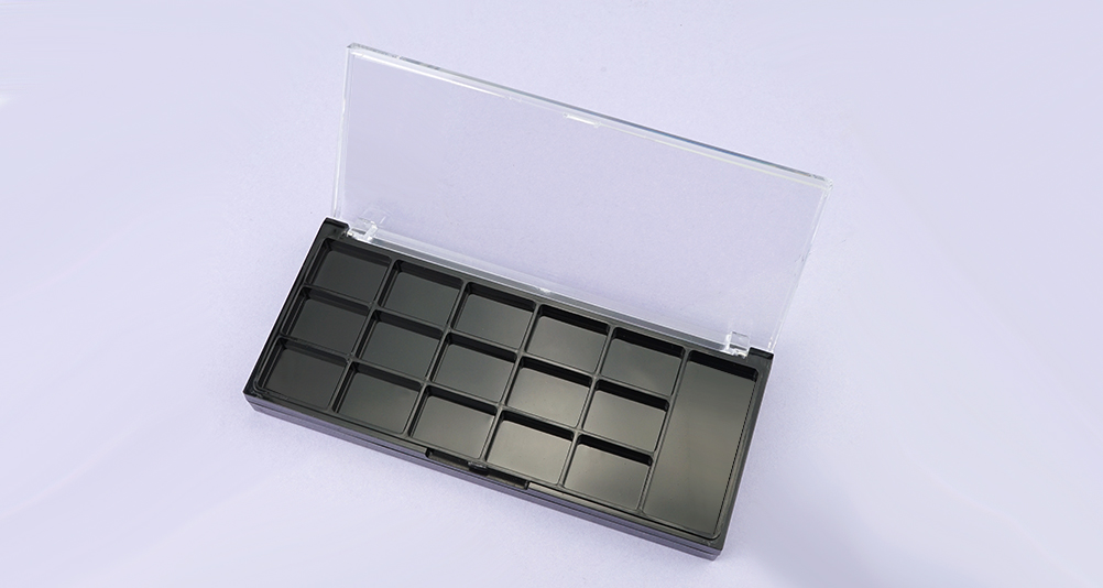 15 wells eyeshadow palette with clear lid