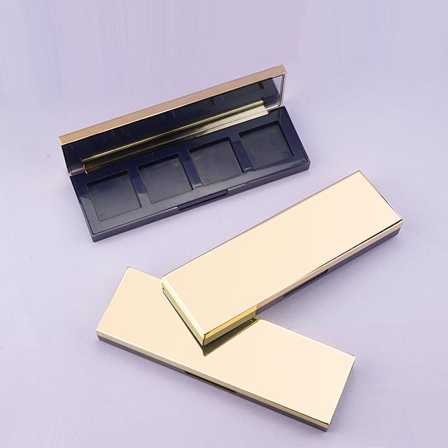 Magnetic eyeshadow palette with mirror