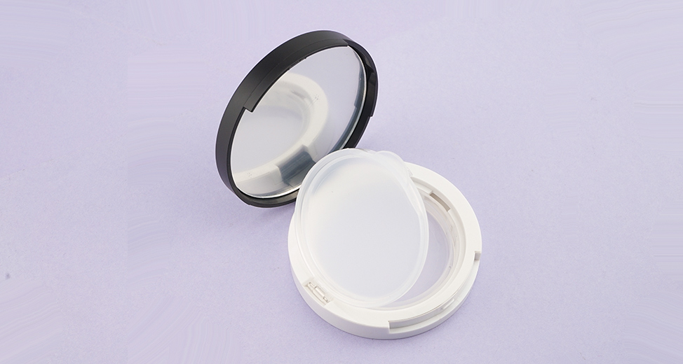 Refillable compact powder case