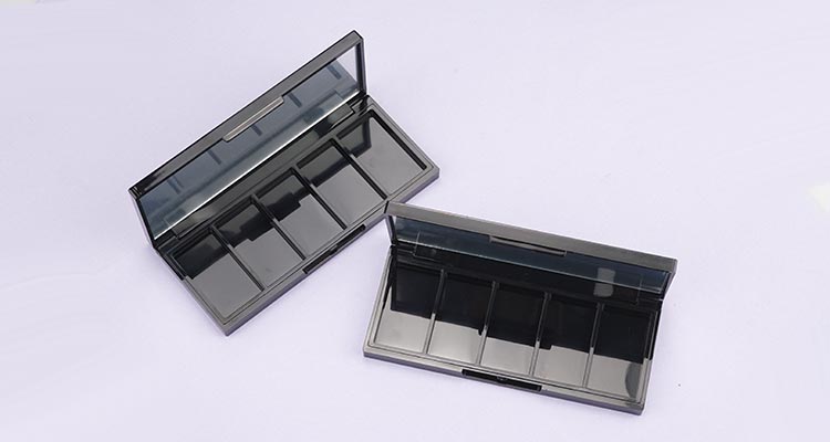 5 pans eyeshadow case with mirror