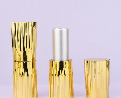 Gold magnetic lipstick tube