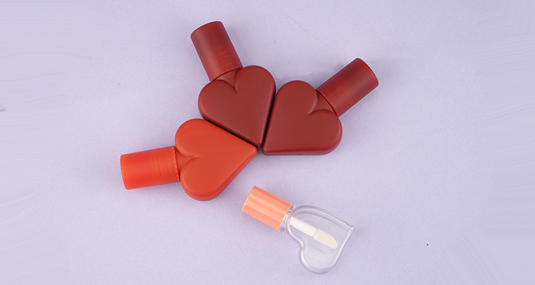 Heart shape lipgloss tubes