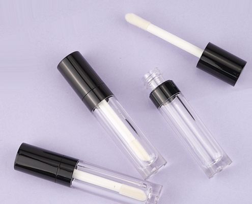 Round lipgloss tube with big applicator