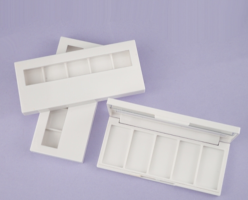 White eyeshadow palette 5 colors with window