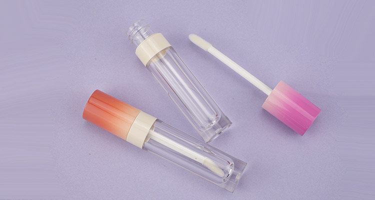 Clear lipgloss tube with gradient cap