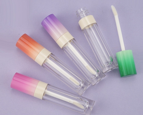 Clear lipgloss tube with gradient cap