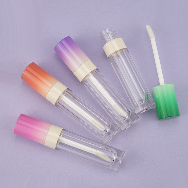 Clear lipgloss tube with gradient cap