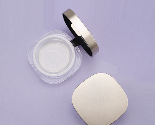 Plastic loose powder case with sifter