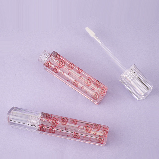 Lipgloss tube with flower artwork