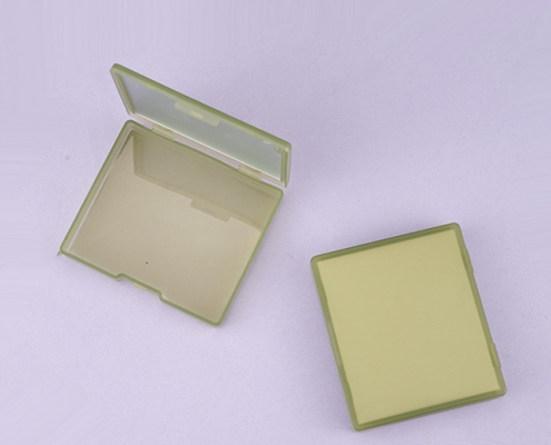 Single well compact powder case