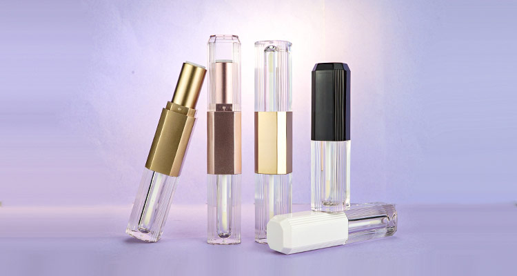 Plastic packaging tube for lip gloss